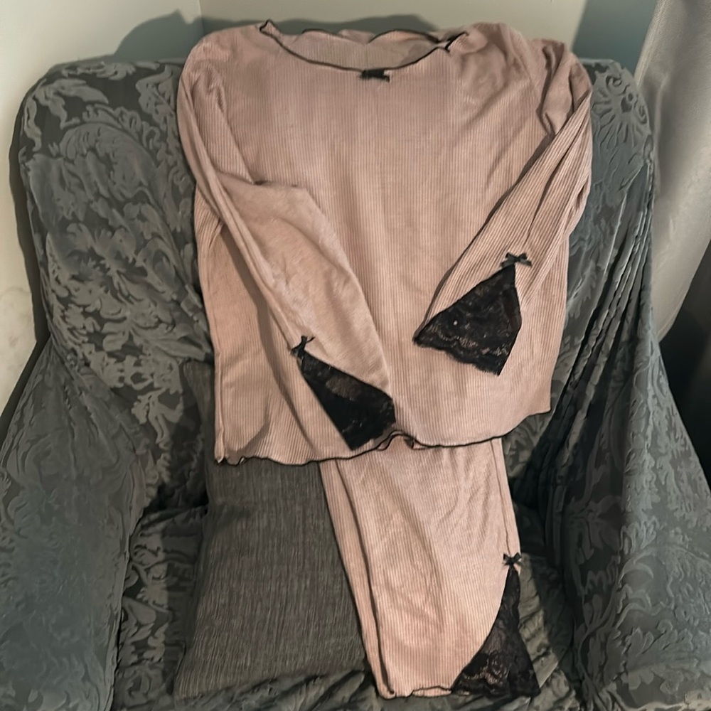 Women’s XL pajamas NWT cute lace on ankles and sleeves
